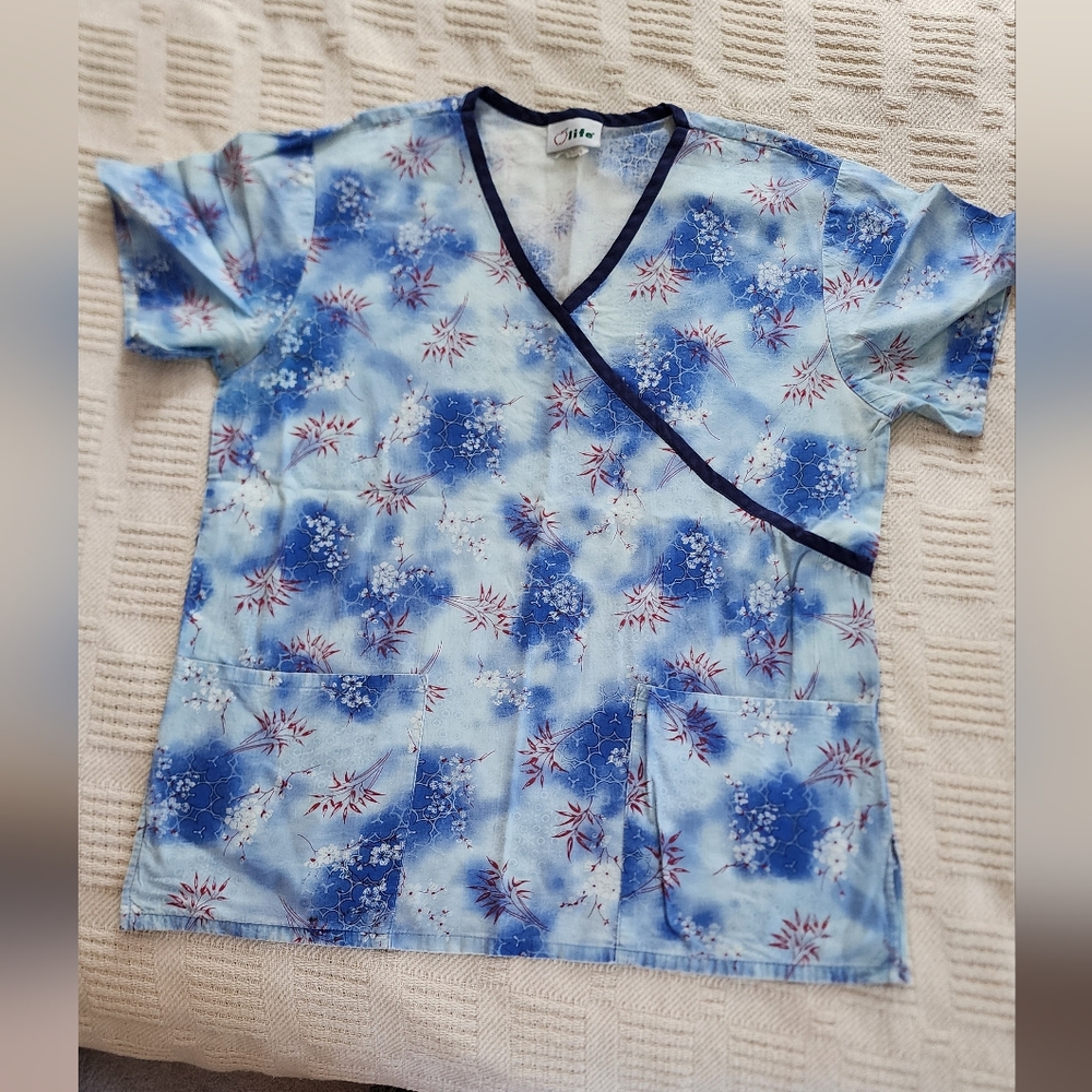 Life, ladies scrub top. Medium